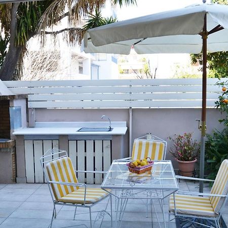 Kalamata Beach Maizonette Ground Floor And Semi-Basement With Yard Exteriör bild