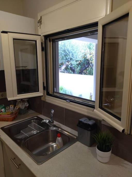 Kalamata Beach Maizonette Ground Floor And Semi-Basement With Yard Exteriör bild