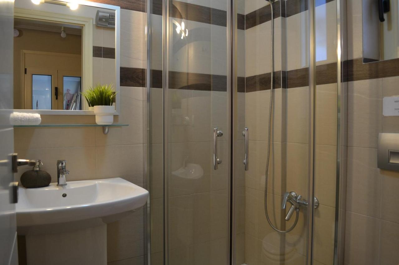 Kalamata Beach Maizonette Ground Floor And Semi-Basement With Yard Exteriör bild